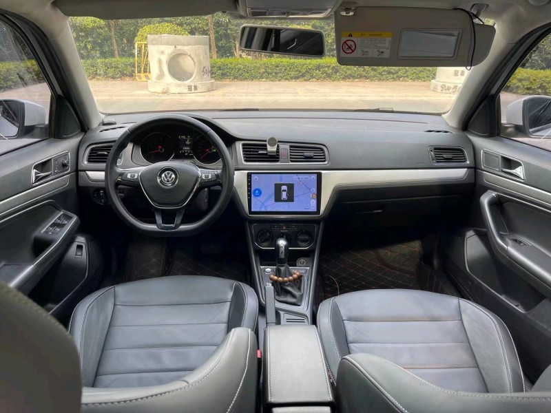 中山18年大众朗逸8