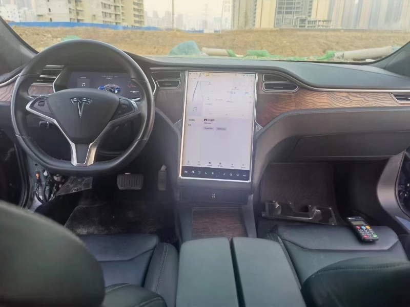 武漢18年特斯拉MODEL S4
