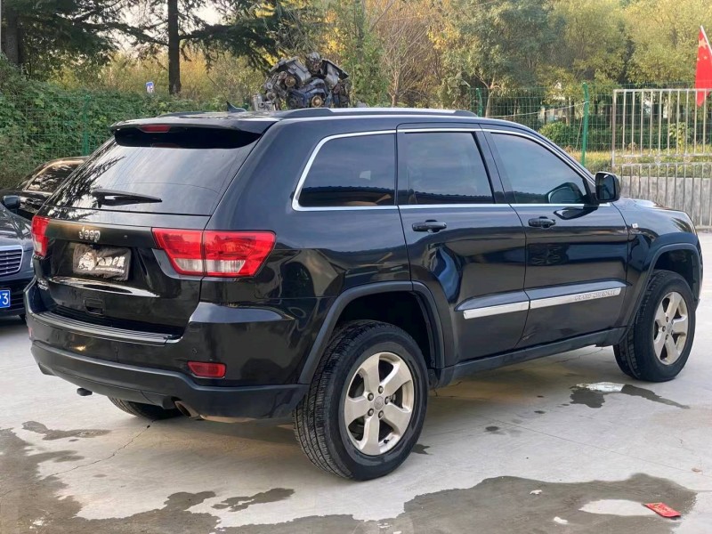 鄭州13年Jeep大切諾基8