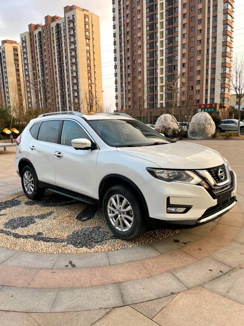 青島18年日產奇駿3