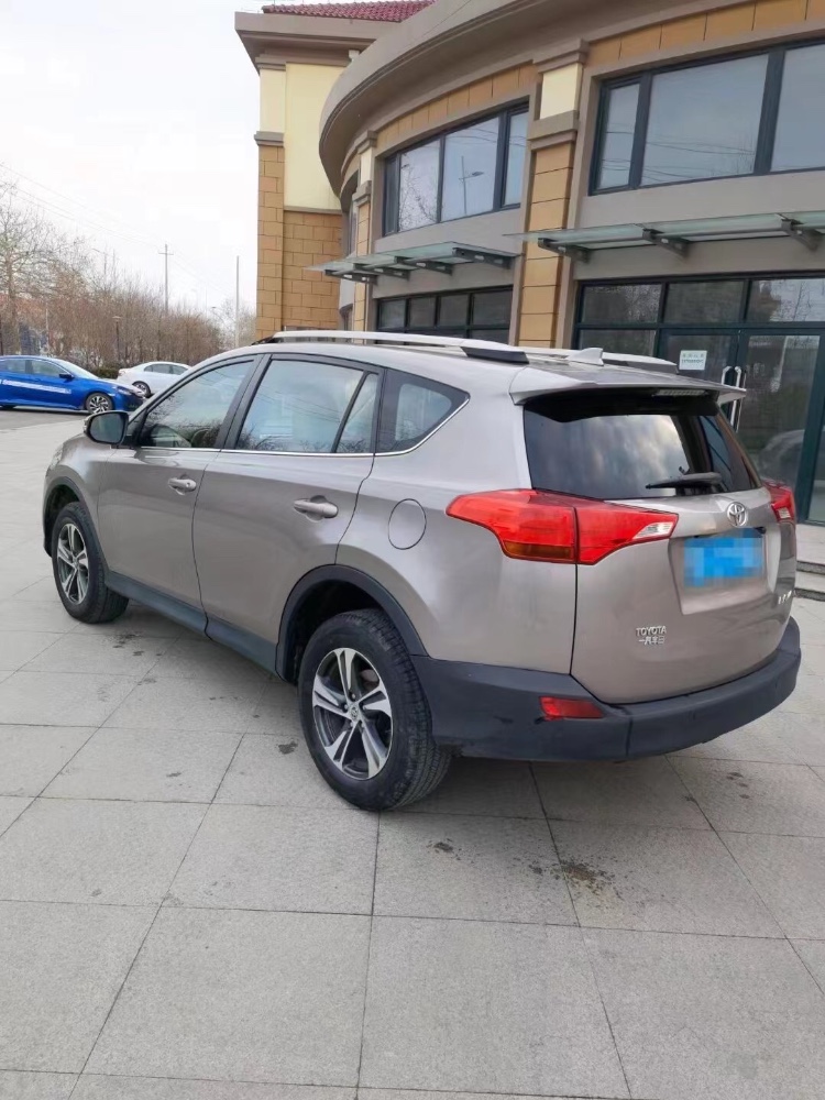 東營16年豐田RAV4榮放7