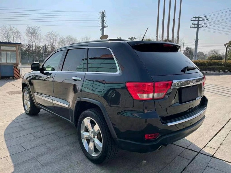 鹽城13年Jeep大切諾基9