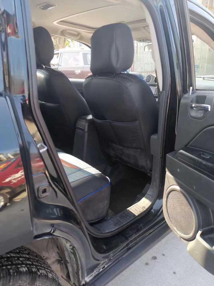 安順14年Jeep指南者6