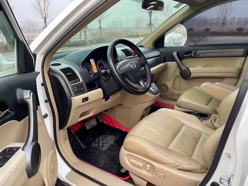 青島09年本田CR-V4