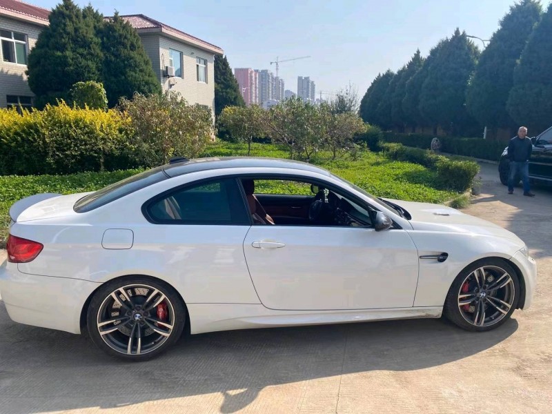 長治13年寶馬M33
