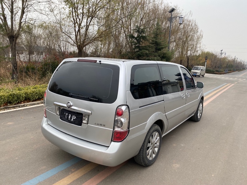 濟寧14年別克GL84