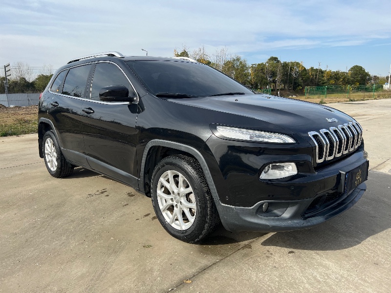 鹽城16年Jeep自由光9