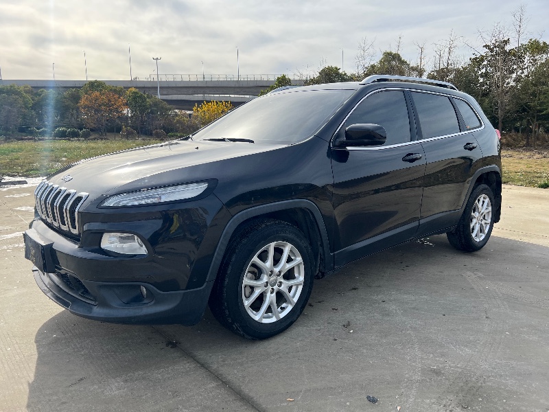 鹽城16年Jeep自由光4