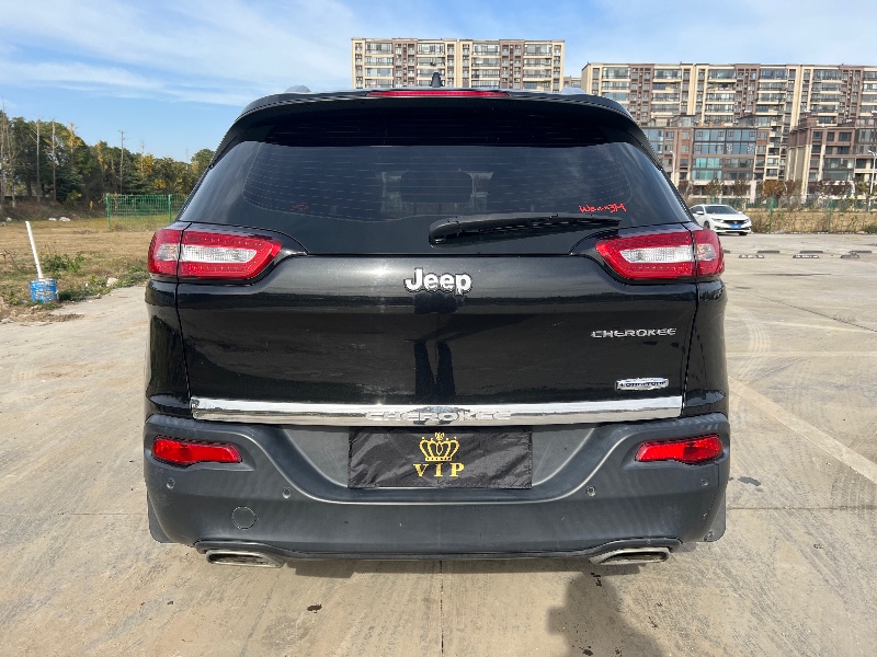 鹽城16年Jeep自由光1