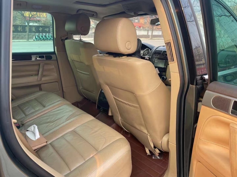 青岛09年大众途锐6