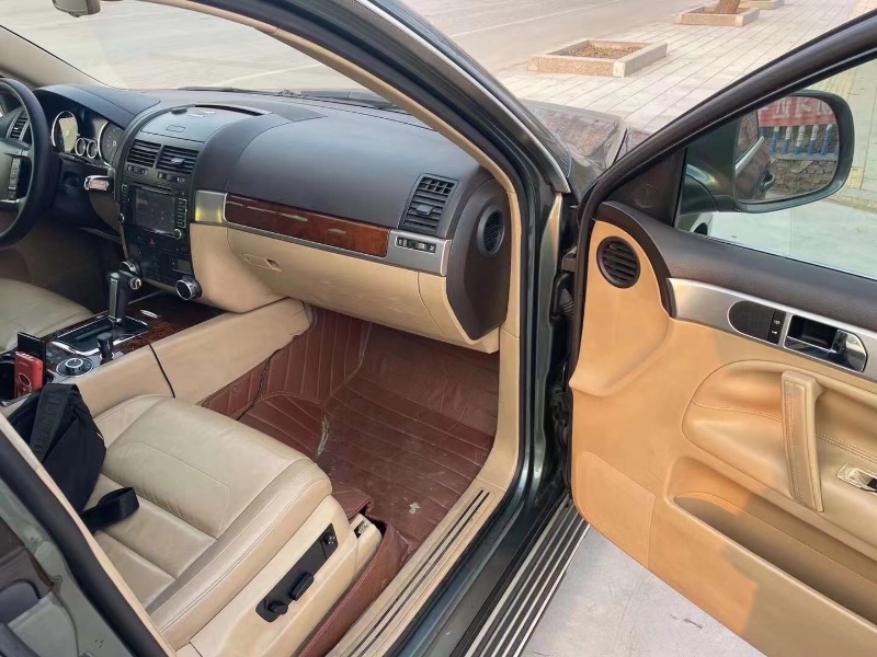 青岛09年大众途锐5