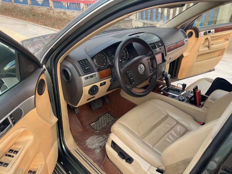 青岛09年大众途锐4