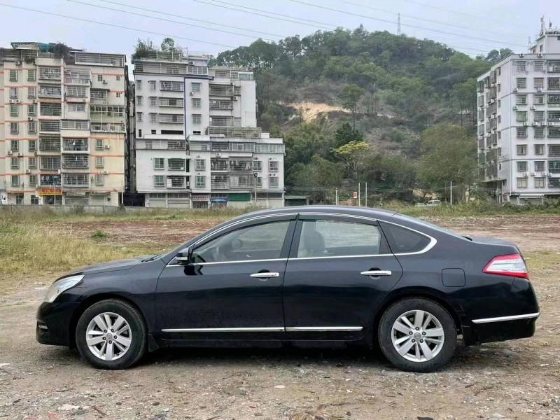 廣州12年日產天籟4