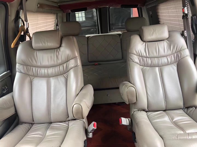 青岛06年GMC商务之星7