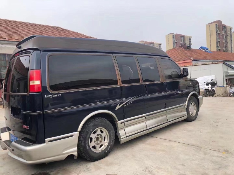 青岛06年GMC商务之星2