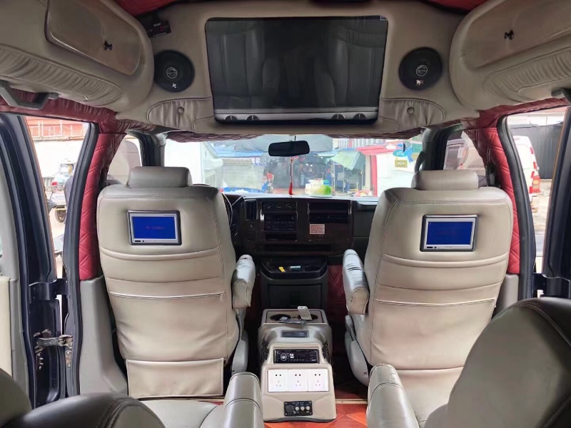 青岛06年GMC商务之星4