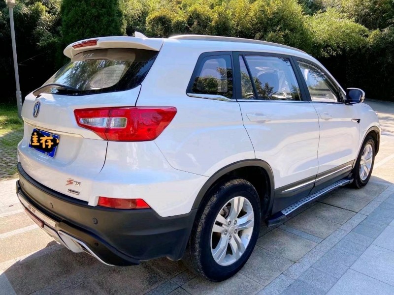 濰坊17年長安汽車CS758