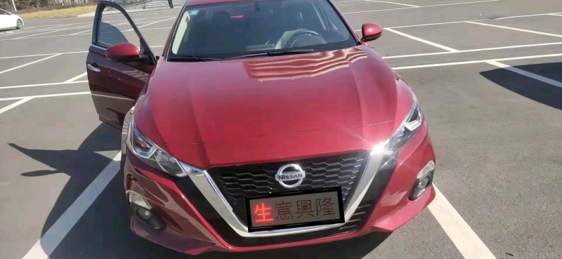 岳陽19年日產天籟1
