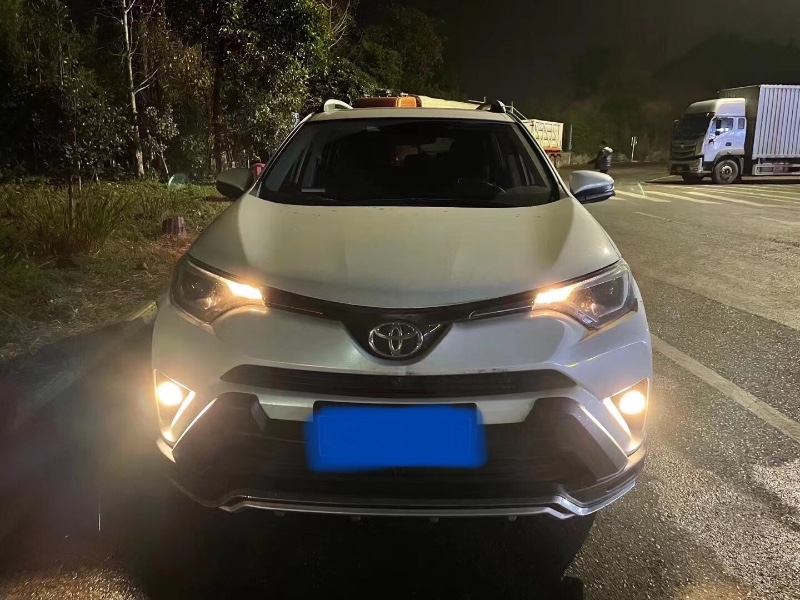 重慶16年豐田RAV4榮放9