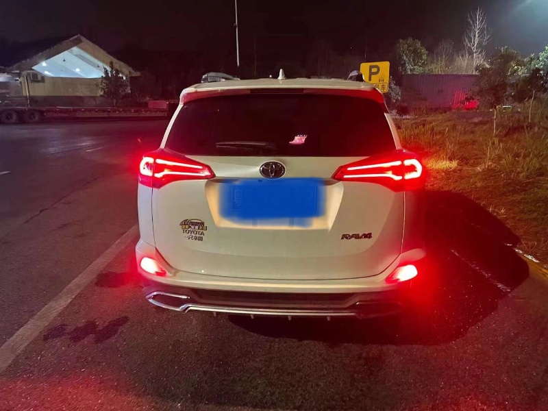 重慶16年豐田RAV4榮放3
