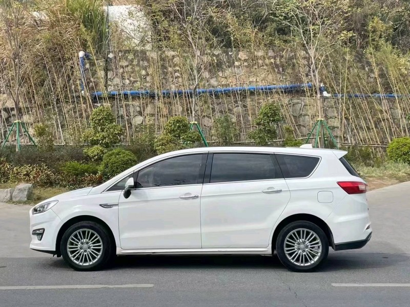廣州17年力帆汽車軒朗6