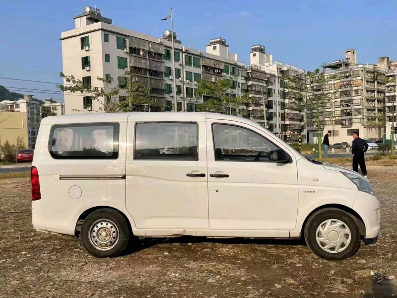 廣州15年五菱汽車榮光4