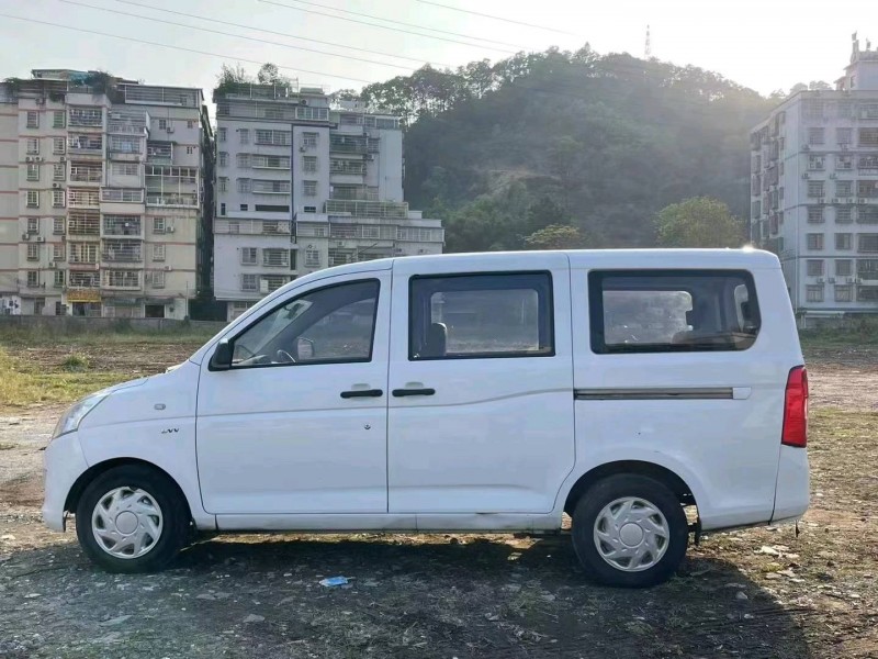 廣州15年五菱汽車榮光6