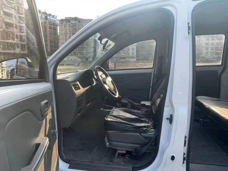 廣州15年五菱汽車榮光7