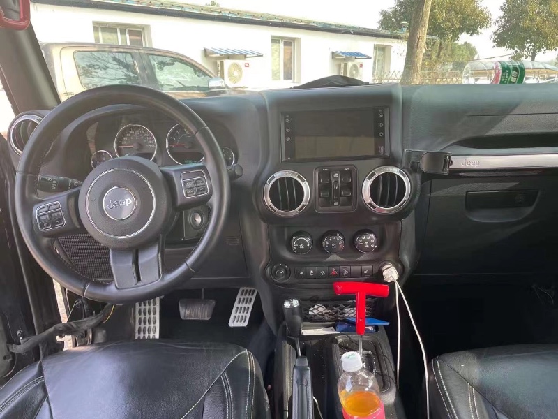 長治17年Jeep牧馬人6