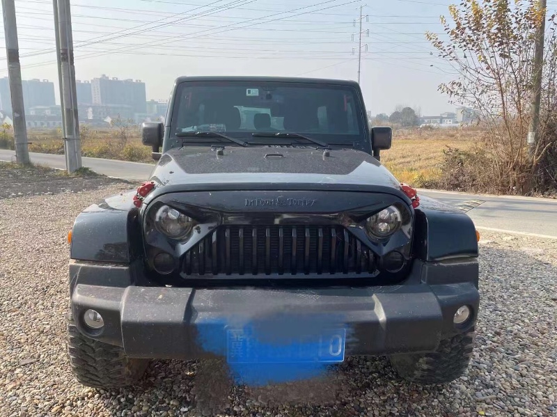 長治17年Jeep牧馬人9