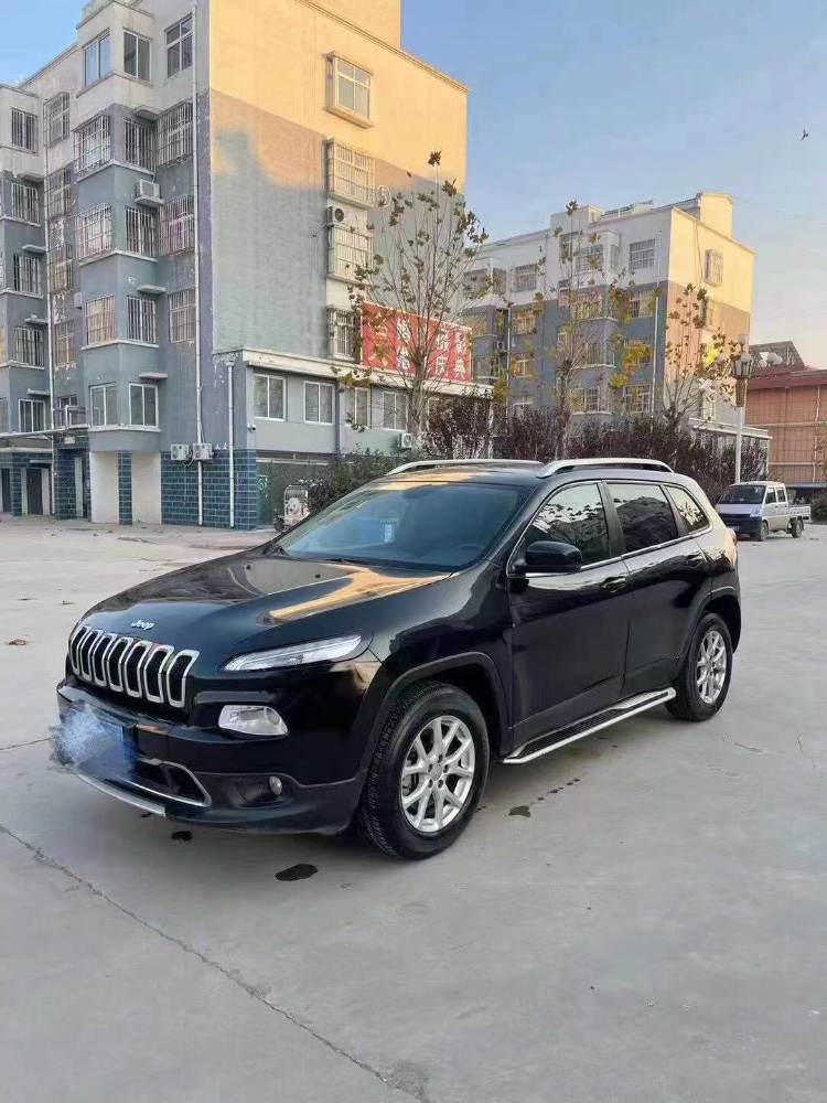 威海16年Jeep自由光2