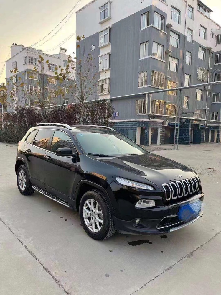 威海16年Jeep自由光3