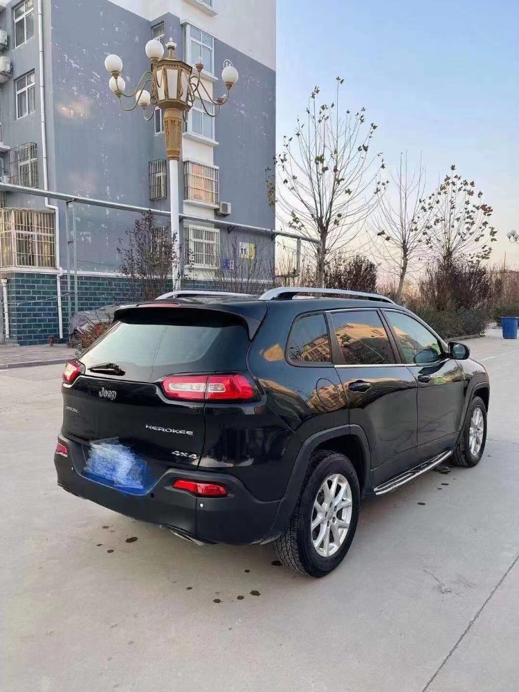 威海16年Jeep自由光8