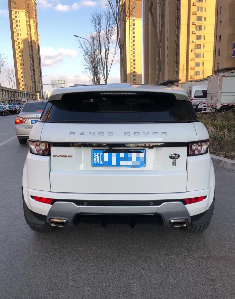 青岛13年路虎极光7