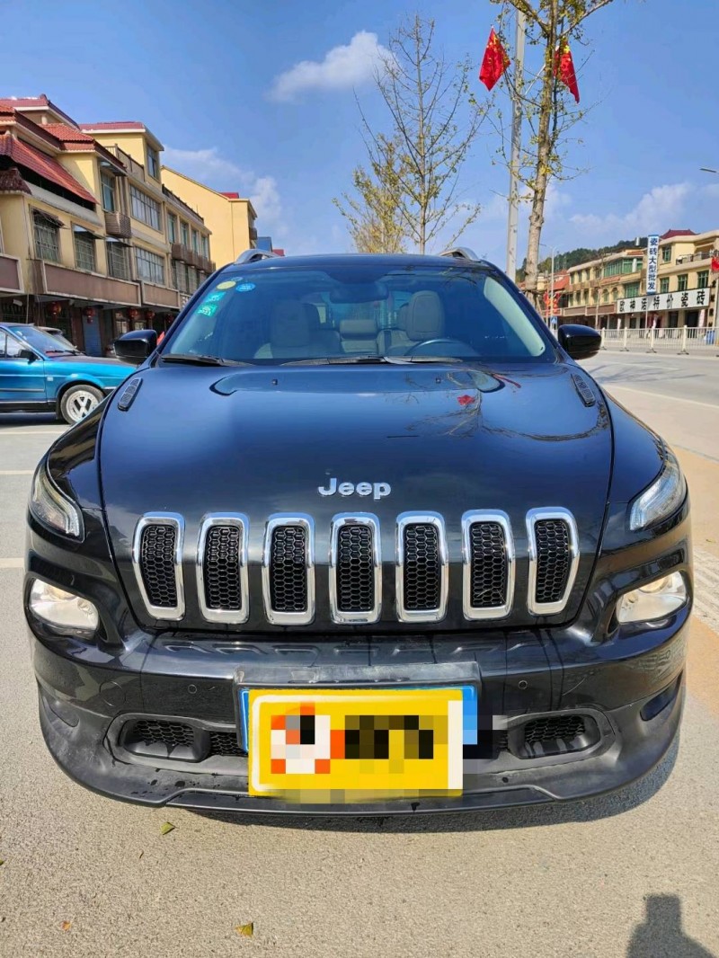景德鎮17年Jeep自由光1