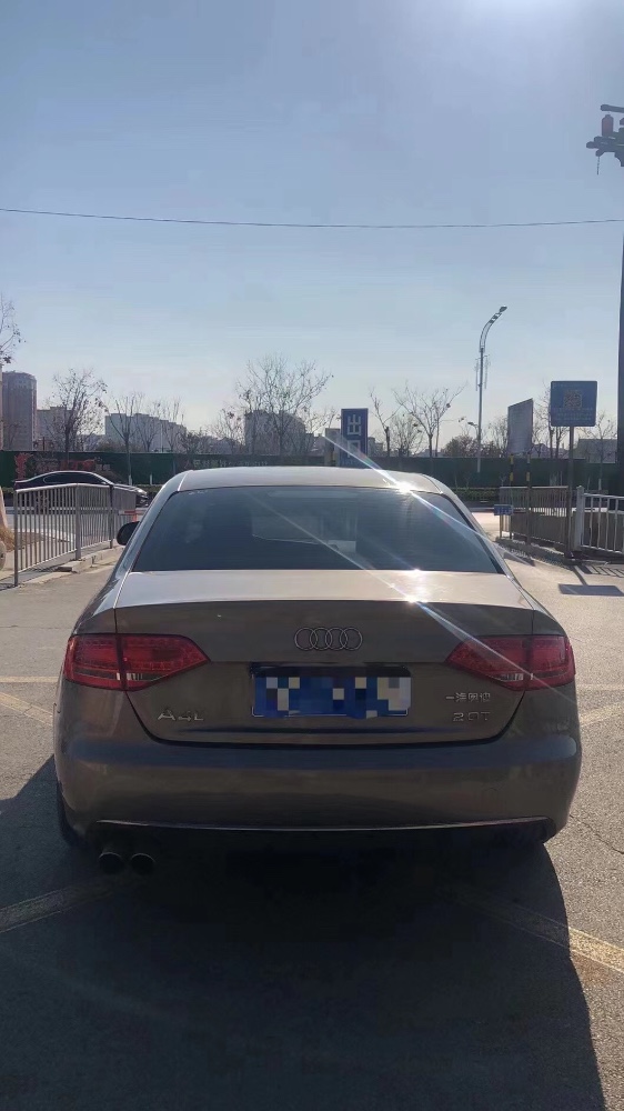 萊蕪12年奧迪A4L8
