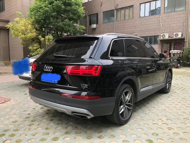 天津16年奧迪Q59