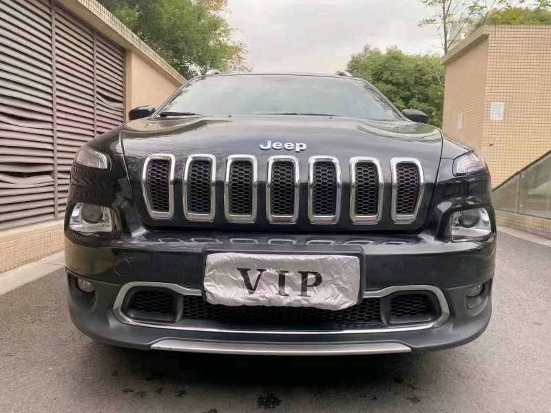成都17年Jeep自由光1