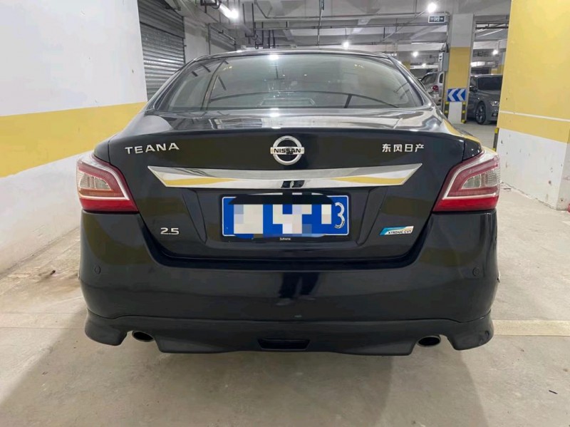 成都13年日產天籟5