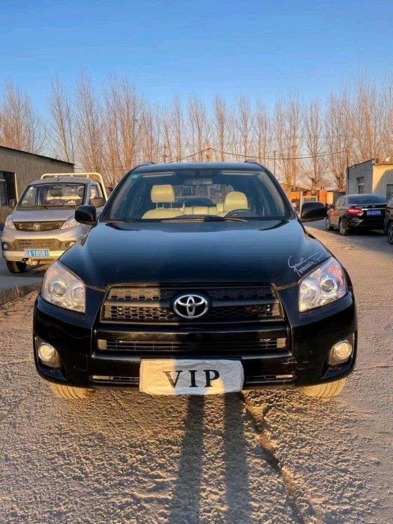 沈陽13年豐田RAV4榮放1