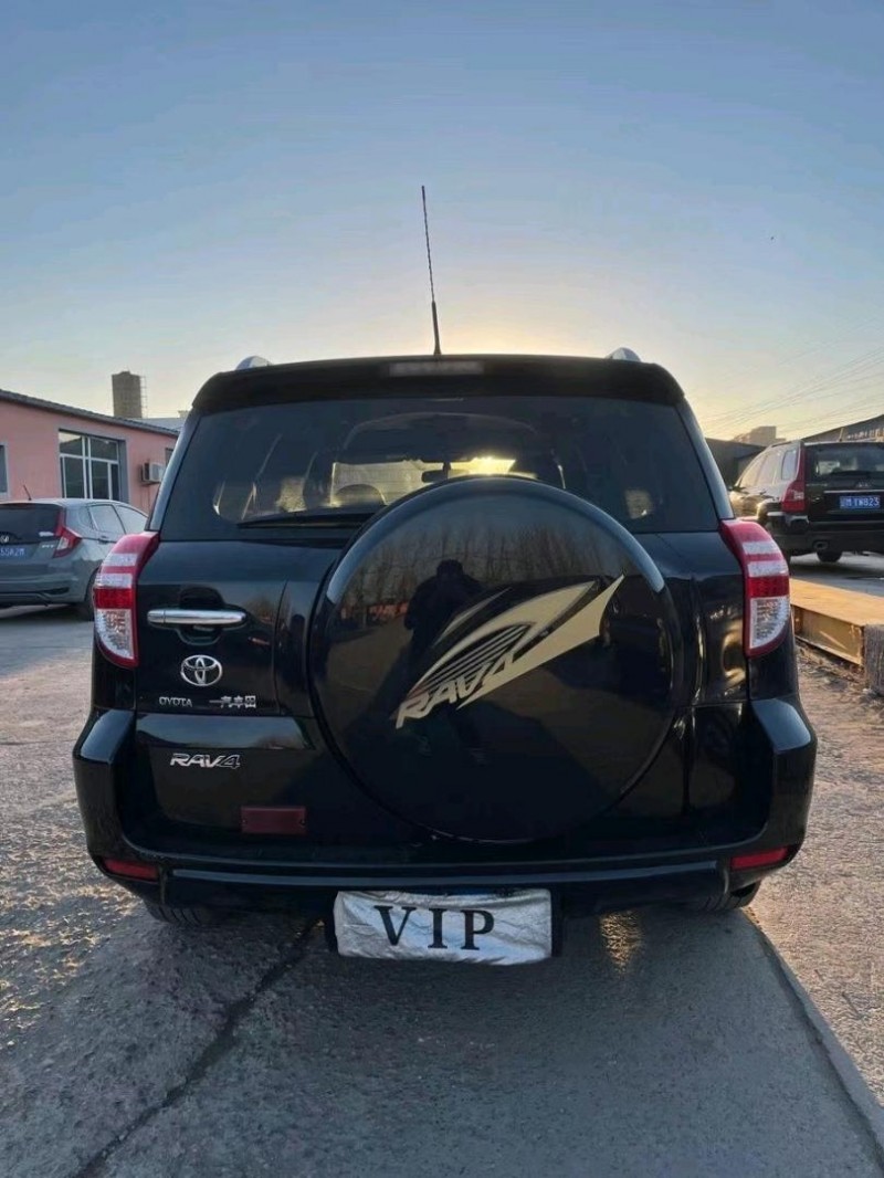 沈陽13年豐田RAV4榮放8
