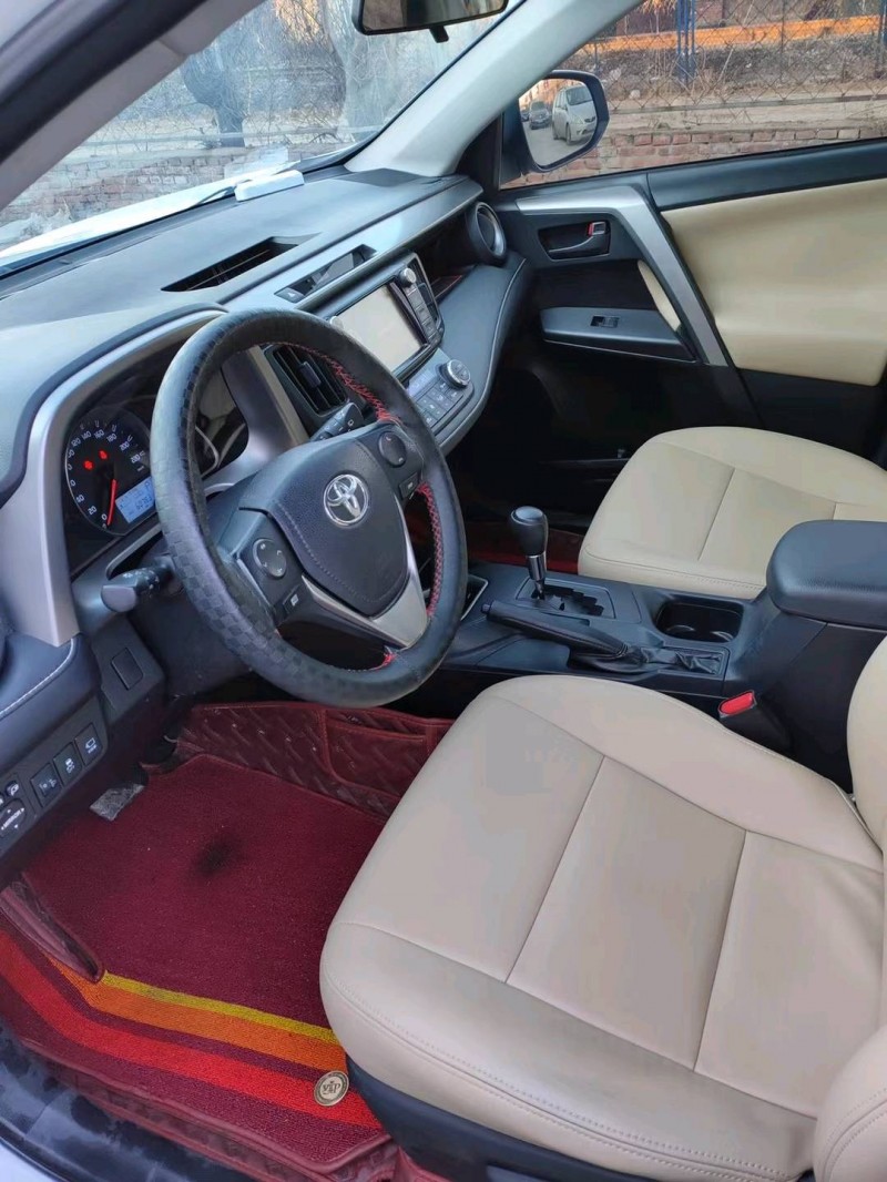 沈陽17年豐田RAV42