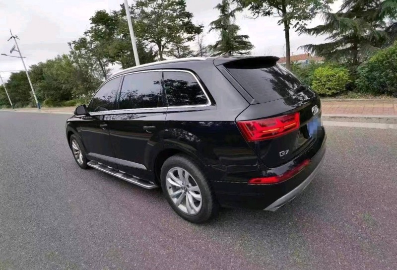 大連20年奧迪Q73