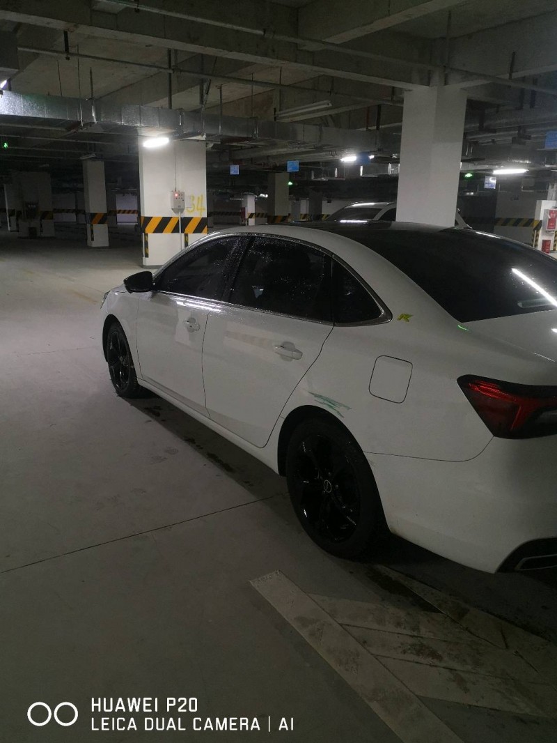 成都21年榮威ei65
