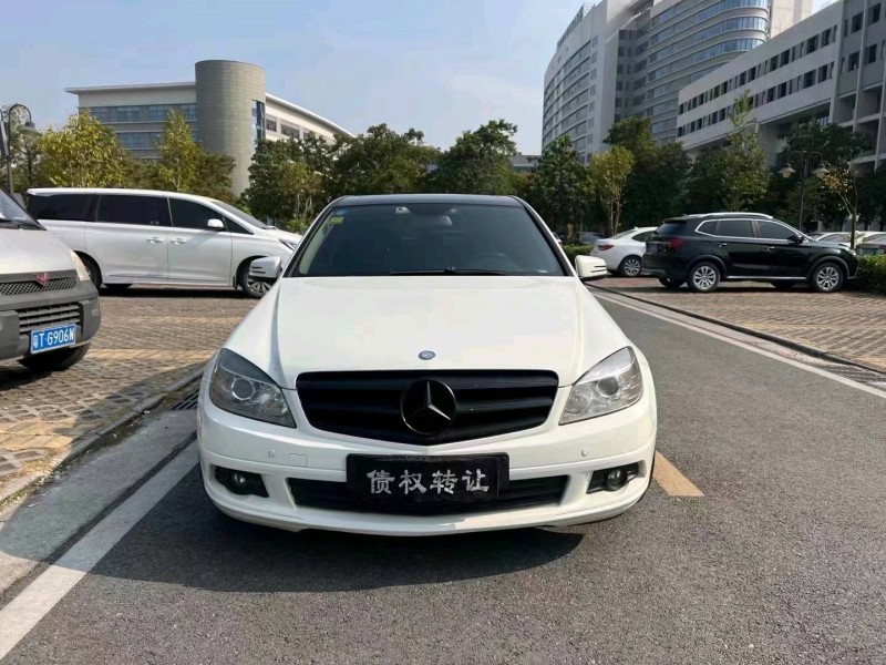 中山11年奔馳C9