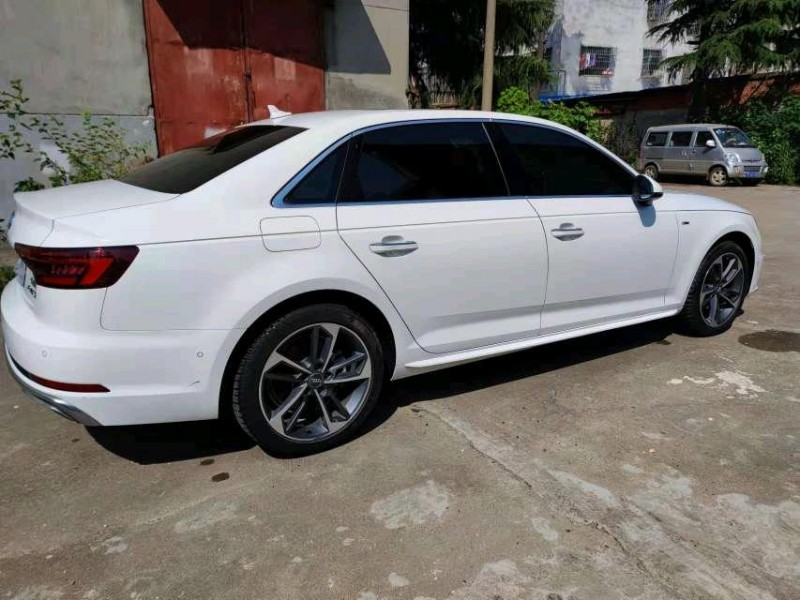 北京19年奧迪A4L1