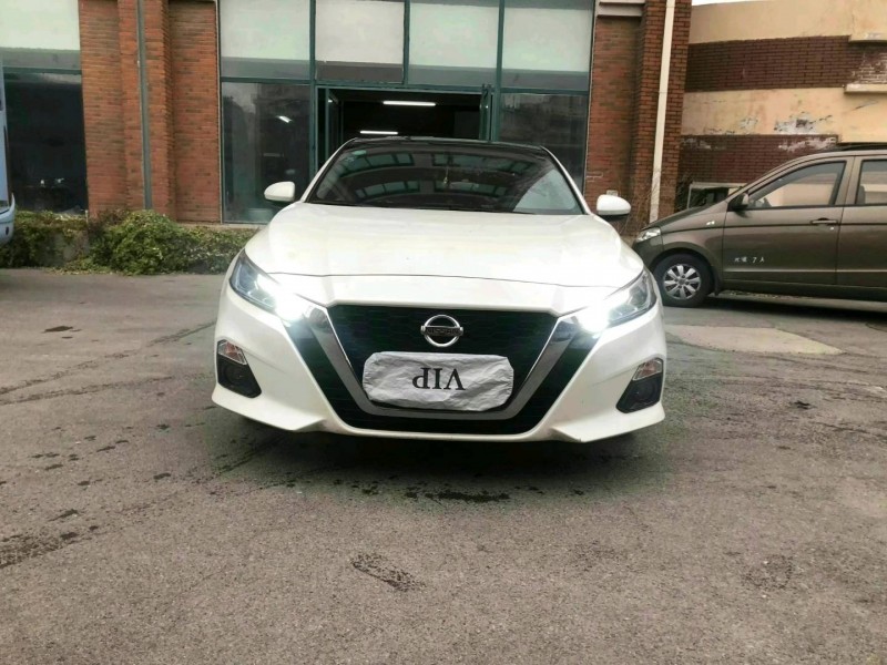 天津20年日產天籟1