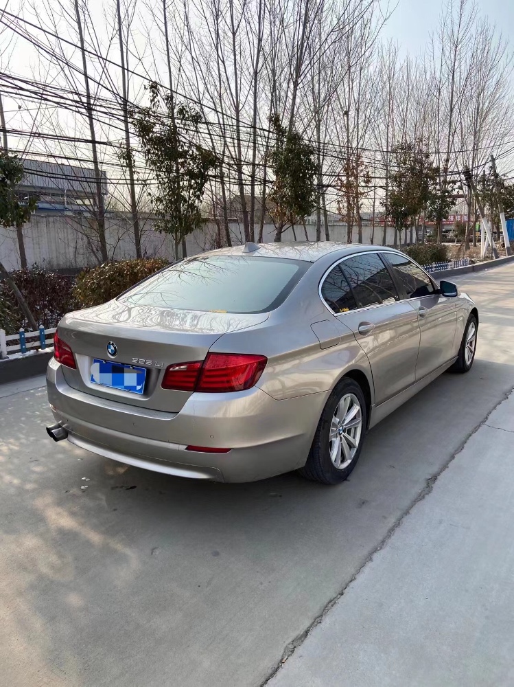 北京13年宝马5系8