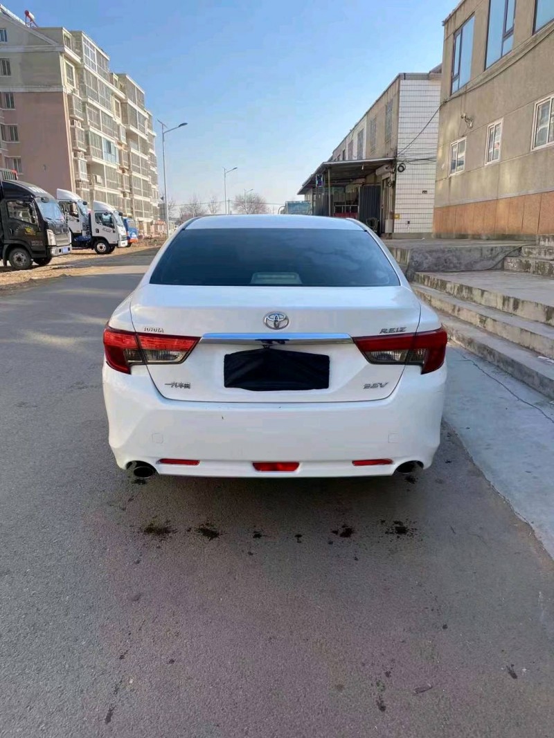 潍坊16年丰田锐志6