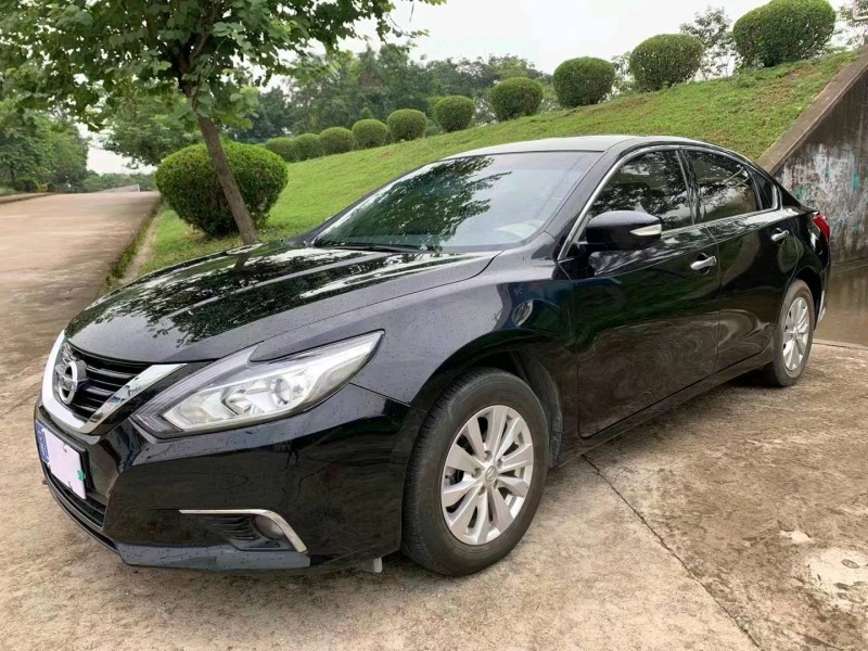江門18年日產天籟2